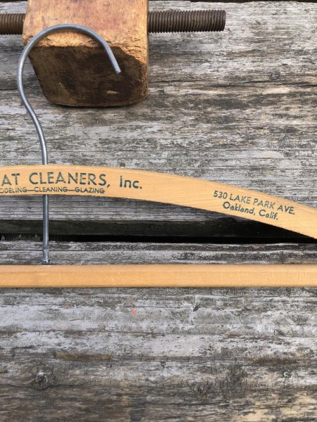 画像4: Vintage USA Advertising Wood Hanger AUTOCART CLEANERS, Inc (R863) (4)