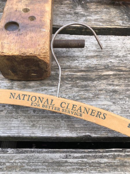 画像1: Vintage USA Advertising Wood Hanger NATIONAL CLEANERS (R872) (1)
