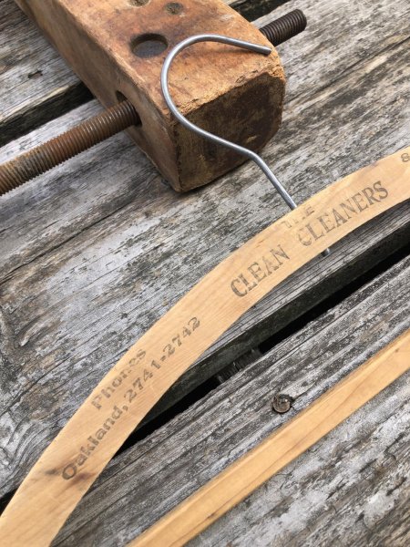 画像3: Vintage USA Advertising Wood Hanger CLEAN CLEANERS (R862) (3)