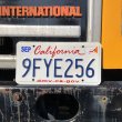 画像1: Original USA California License Plate 9FYE256 (R917) (1)