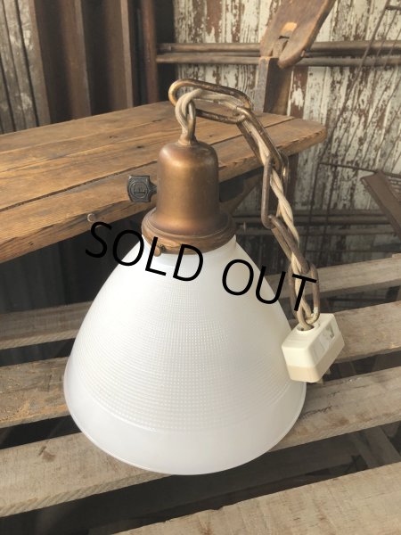 画像1: Vintage U.S.A. Milk Glass Globe Pendant Hanging Lamp (A002) (1)