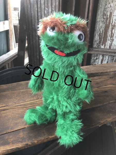 画像1: 70s Vintage Knickerbocker Sesame Street Oscar Plush Doll 43cm (A023) (1)