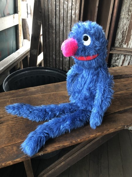 画像2: 70s Vintage Knickerbocker Sesame Street Grover Plush Doll 57cm (A024) (2)