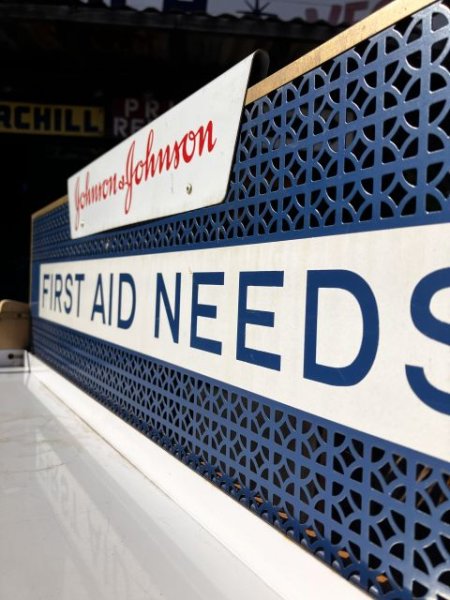画像3: 【店舗引き取り限定】 Vintage Johnson and Johnson Advertising FIRST AID NEEDS Store Display Shelf Rack HTF!  (A050) (3)