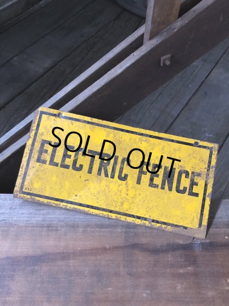画像1: Vintage Electric Fence Farm Warning Sign (A051) (1)
