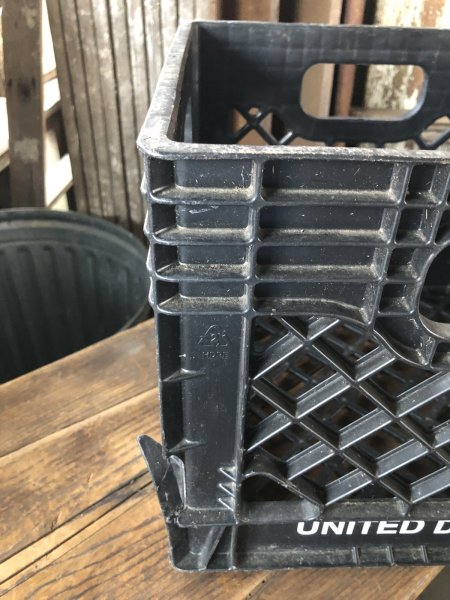 画像8: Vintage USA  DAIRY FOODS Heavy Duty Plastic Milk Crate UNNITED DAIRY (L)  (8)
