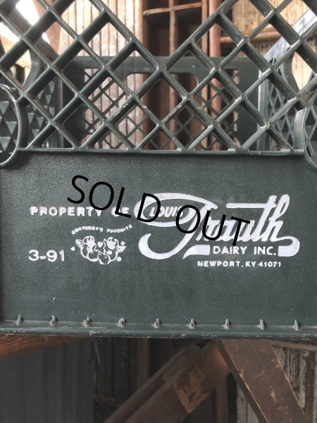 画像4: Vintage USA  DAIRY FOODS Heavy Duty Plastic Milk Crate LOUIS Trauth Dairy Inc. (Q)  (4)