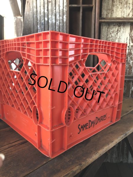画像3: Vintage USA  DAIRY FOODS Heavy Duty Plastic Milk Crate SAME DAY DAYRIES (R)  (3)