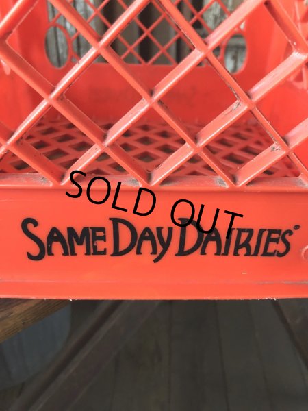 画像4: Vintage USA  DAIRY FOODS Heavy Duty Plastic Milk Crate SAME DAY DAYRIES (R)  (4)