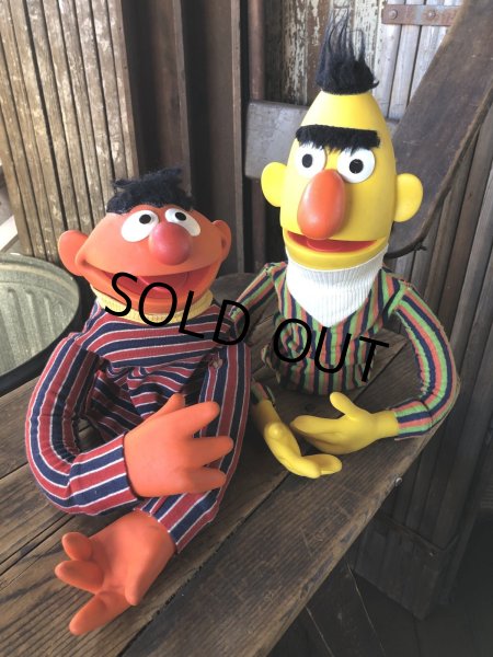 画像2: 70s Vintage Sesame Street Hand Puppet Doll Ernie Bert Large Version (A106)  (2)
