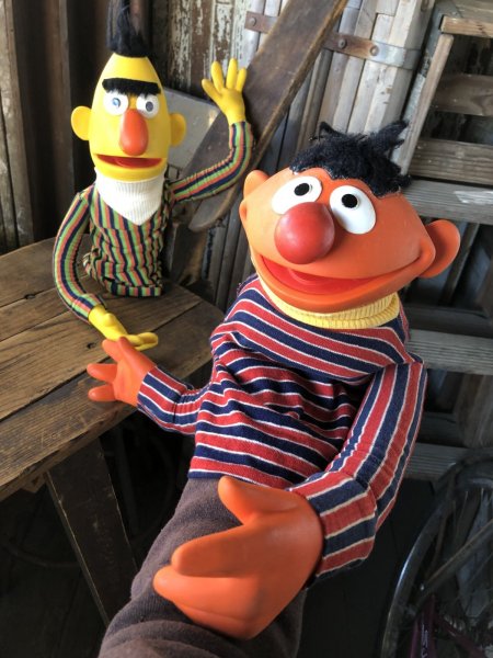 画像15: 70s Vintage Sesame Street Hand Puppet Doll Ernie Bert Large Version (A106)  (15)