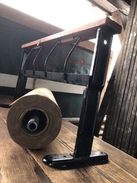 画像15: Vintage General Store Counter Top Paper Roll Holder Cutter Dispenser (A124)  (15)