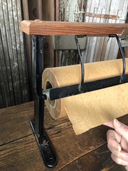 画像19: Vintage General Store Counter Top Paper Roll Holder Cutter Dispenser (A124)  (19)
