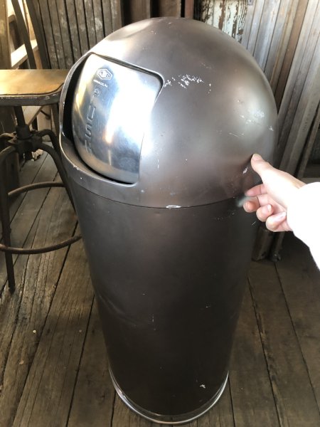 画像12: Vintage UNITED Pennsylvania Industrial Dome Top Torpedo Trash Can (A135) (12)