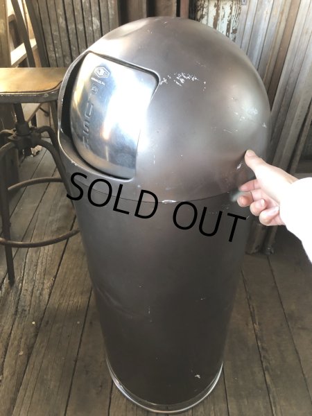 画像12: Vintage UNITED Pennsylvania Industrial Dome Top Torpedo Trash Can (A135) (12)