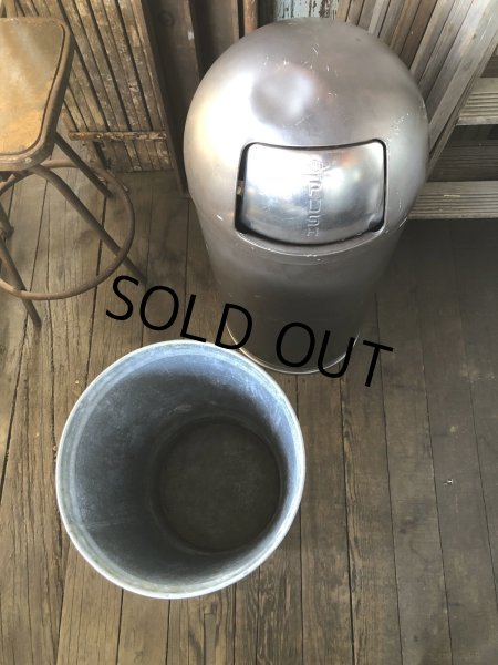 画像14: Vintage UNITED Pennsylvania Industrial Dome Top Torpedo Trash Can (A135) (14)