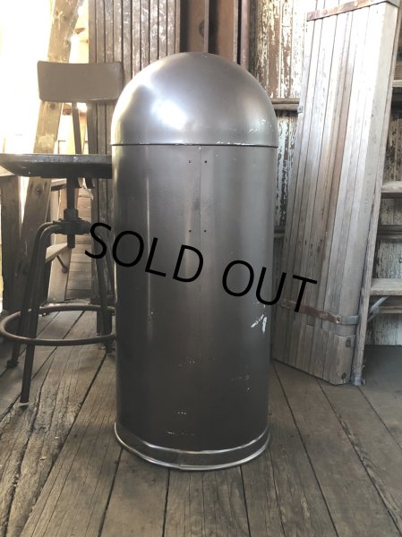 画像5: Vintage UNITED Pennsylvania Industrial Dome Top Torpedo Trash Can (A135) (5)