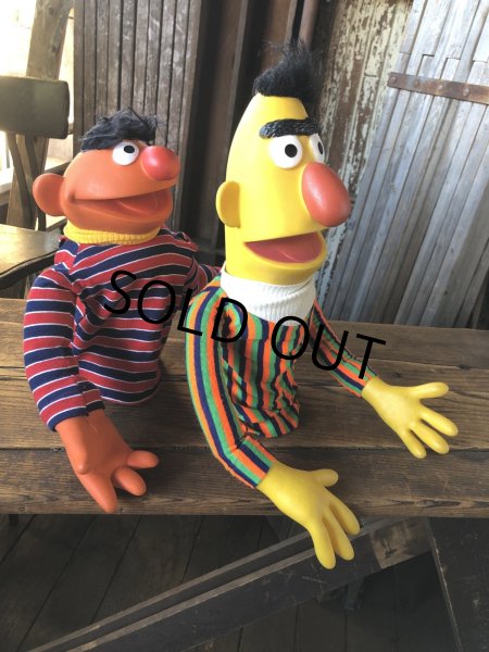 画像4: 70s Vintage Sesame Street Ernie and Bert Hand Puppet Doll SET (A209) (4)