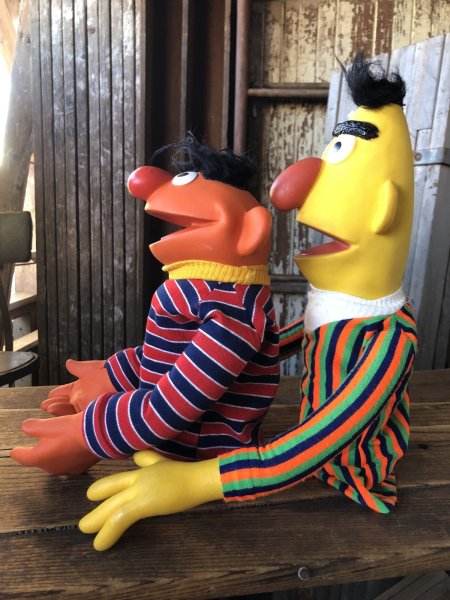 画像2: 70s Vintage Sesame Street Ernie and Bert Hand Puppet Doll SET (A209) (2)
