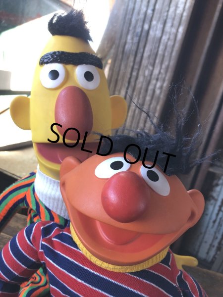 画像6: 70s Vintage Sesame Street Ernie and Bert Hand Puppet Doll SET (A209) (6)