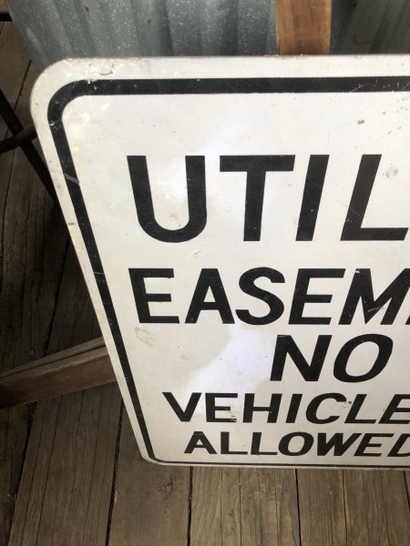 画像2: Vintage Road Sign UTILITY EASEMENT NO VEHICLES ALLOWED (A215) (2)