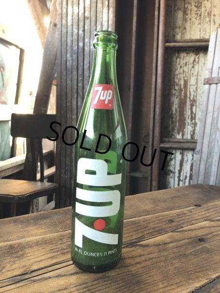 画像1: 70s Vintage 7UP Soda Green Glass Bottle 16FL OZ (A235)  (1)