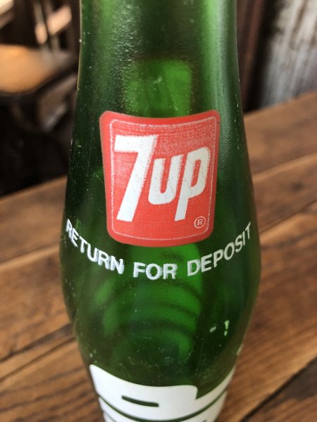 画像7: 70s Vintage 7UP Soda Green Glass Bottle 16FL OZ (A234)  (7)