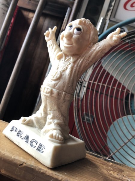 画像2: 70s Vintage Russ and Berry PEACE Sillisculpts Figure Message Doll (A361)  (2)