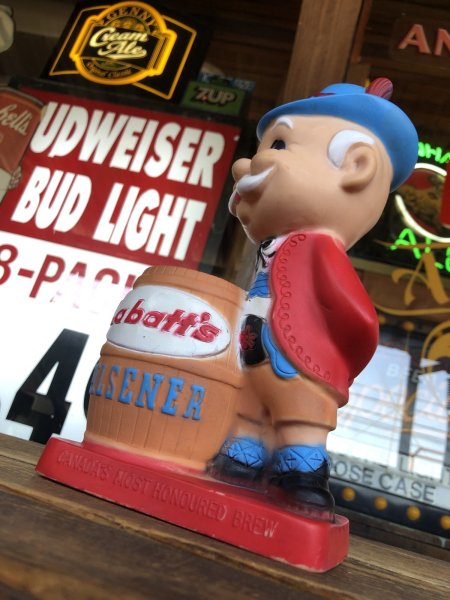 画像9: 70s Vintage LABATT'S PILSNER Beer Advertising Vinyl Doll (A364) (9)