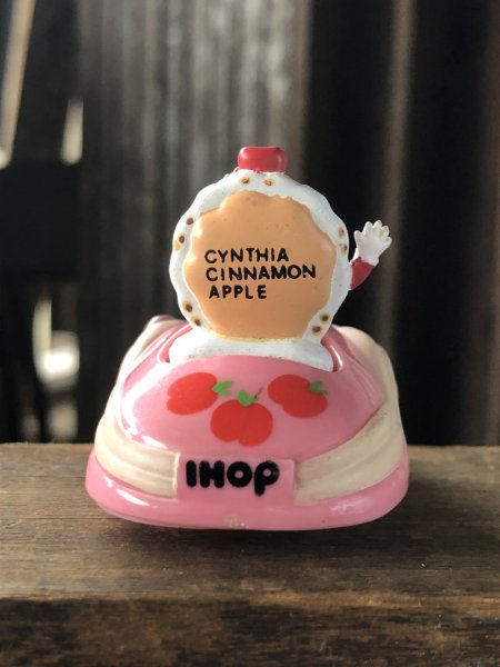 画像3: 90s Vintage IHOP Pancake Kids Meal Toy Pull-Back Car Cynthia Cinnamon Apple (A368) (3)