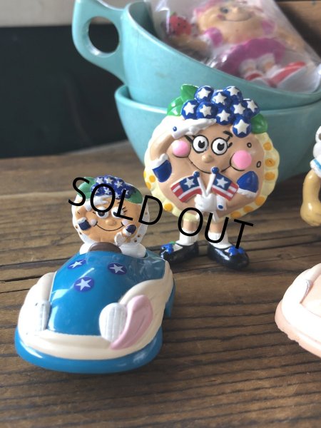 画像6: 90s Vintage IHOP Pancake Kids Meal Toy PVC Bonnie Blueberry (A378) (6)