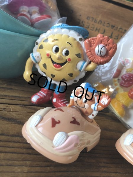 画像6: 90s Vintage IHOP Pancake Kids Meal Toy PVC Chocolate Chip Charlie (A373) (6)