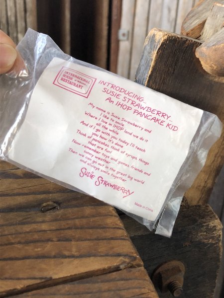 画像5: 90s Vintage IHOP Pancake Kids Meal Toy PVC Susie Strawberry (A380) (5)