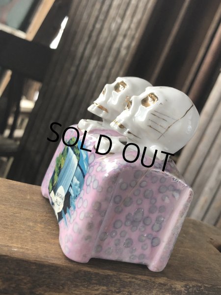画像2: Vintage Nodding Skulls Salt and Pepper Ceramic Shakers Made in JAPAN (A389) (2)