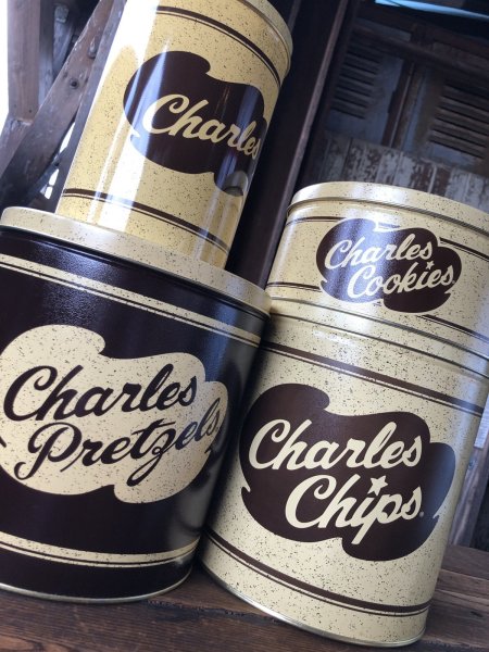 画像11: Charles Chips Advertising Cookie Tin Can (A397) (11)