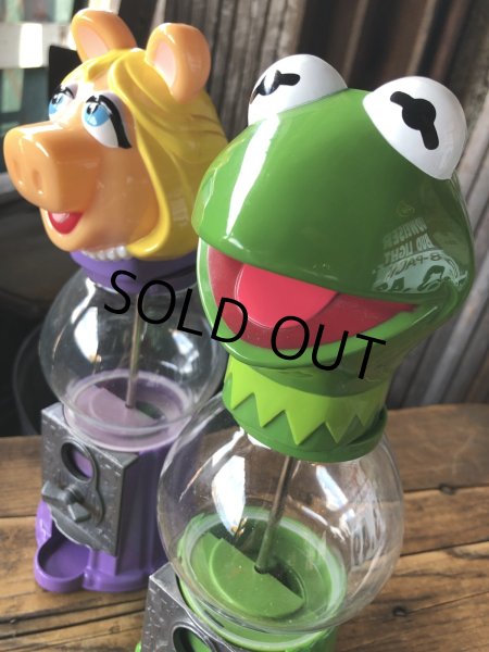 画像7: 00s The Muppet Show Kermit the Frog and Miss Piggy Gumball Machines (A400) (7)