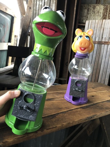 画像15: 00s The Muppet Show Kermit the Frog and Miss Piggy Gumball Machines (A400) (15)