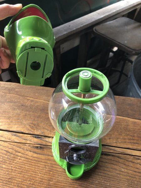 画像14: 00s The Muppet Show Kermit the Frog and Miss Piggy Gumball Machines (A400) (14)
