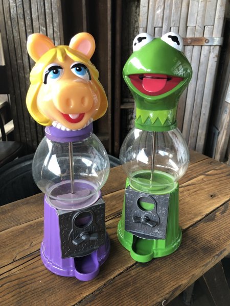 画像1: 00s The Muppet Show Kermit the Frog and Miss Piggy Gumball Machines (A400) (1)