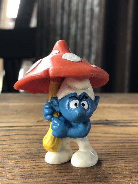 画像2: 70s Vintage Smurfs Umbrella Mushroom PVC Figure (A431)   (2)