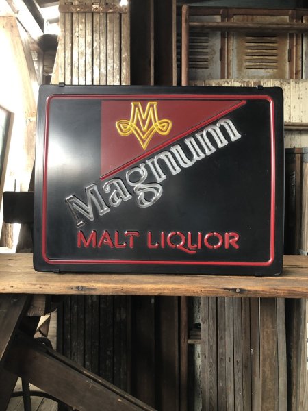 画像2: 80s Vintage Miller Brewing Co MAGNUM Malt Liquor Beer Lighted Store Display Sign (A523)  (2)