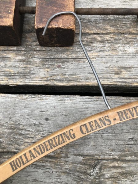 画像2: Vintage USA Advertising Wood Hanger HOLLANDERIZING CLEANS (A596) (2)