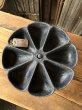 画像2: Antique Cast Iron Rotating Cobblers STAR NAIL CUP (A641) (2)