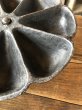 画像5: Antique Cast Iron Rotating Cobblers STAR NAIL CUP (A641) (5)