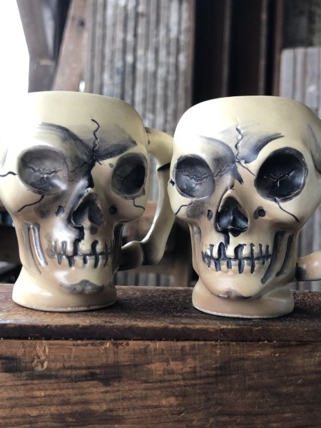 画像1: Vintage Skull Ceramic Salt/Pepper Mugs Japan (A676) (1)