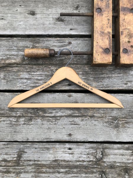 画像1: Vintage USA Advertising Wood Hanger THE HOMESTED R (A699) (1)