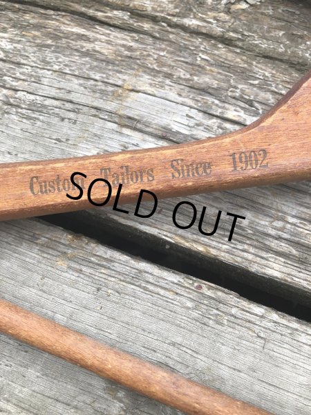画像2: Vintage USA Advertising Wood Hanger THE UNITED WOOLEN (A689) (2)