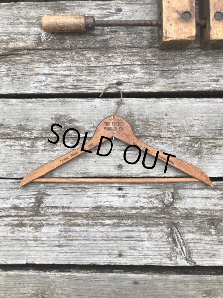 画像5: Vintage USA Advertising Wood Hanger THE UNITED WOOLEN (A689) (5)