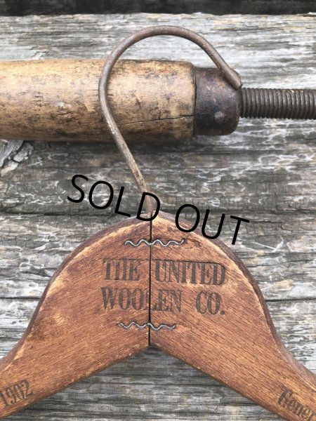画像3: Vintage USA Advertising Wood Hanger THE UNITED WOOLEN (A689) (3)
