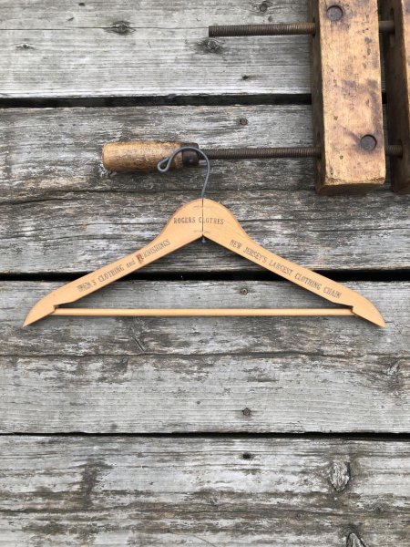 画像1: Vintage USA Advertising Wood Hanger ROGERS CLOTHES (A697) (1)